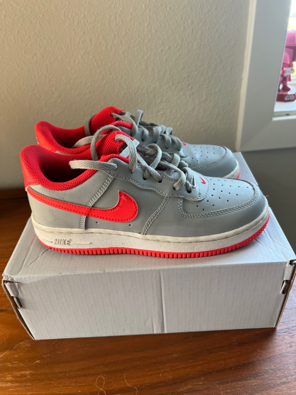 Nike Kids Gray and Red Low-Top Sneakers